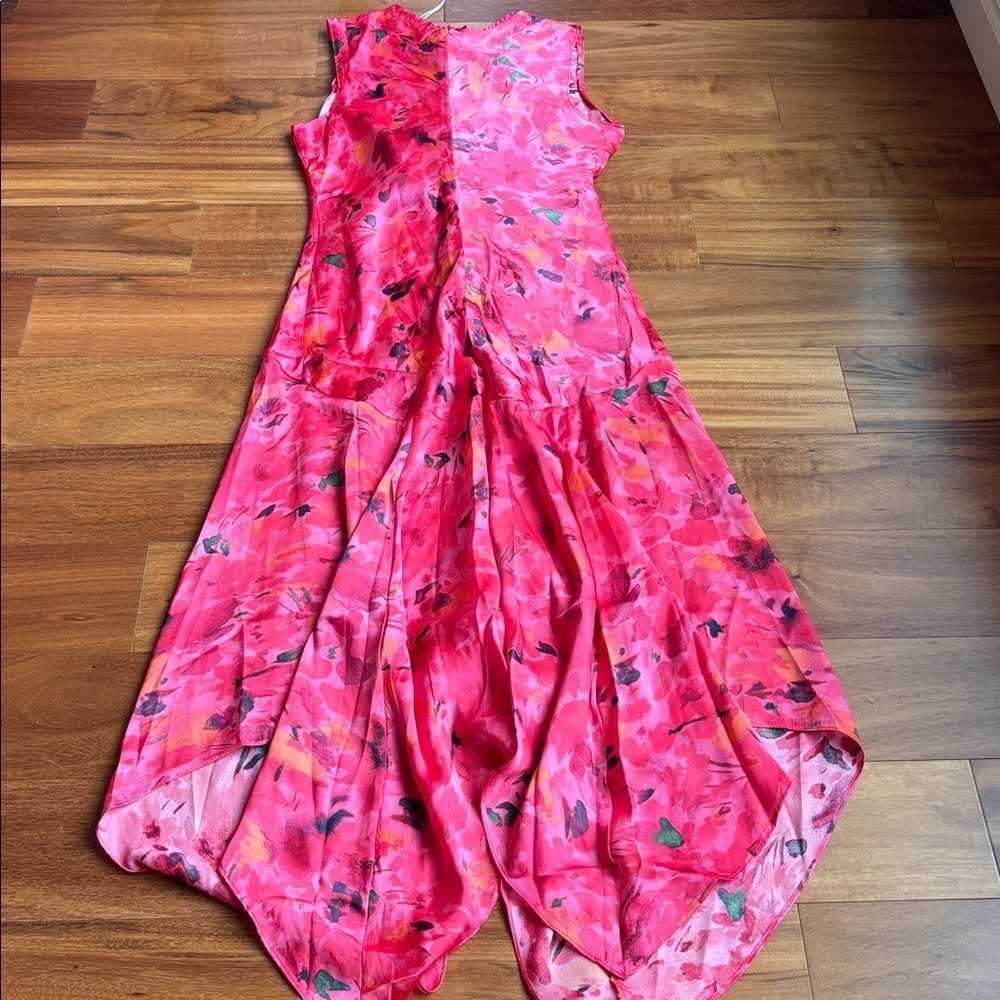 NWT floral handkerchief dress - Picture 14 of 15